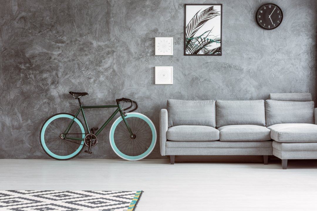 Pared de sala de estar con pintura gris de decoración